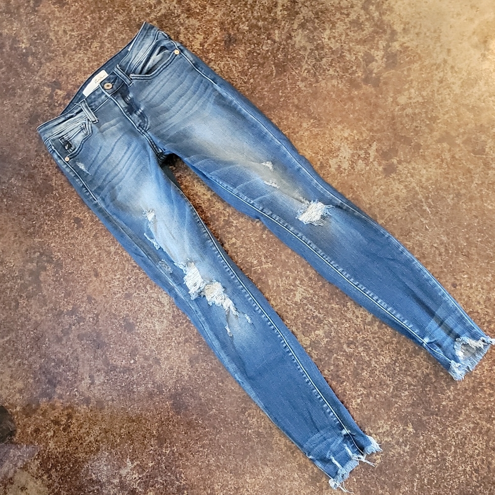 KanCan skinny jeans size 24 destroyed